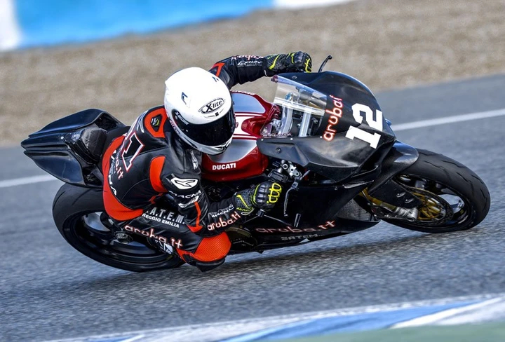 STK1000: Michael Ruben Rinaldi al lavoro sulla Panigale R 2016