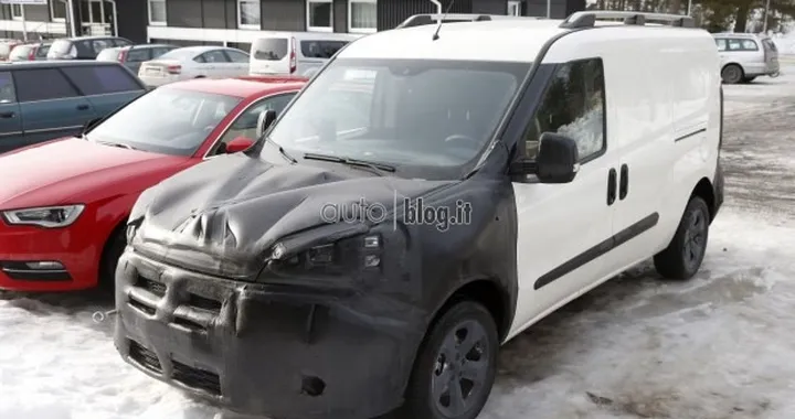 Fiat Doblò: foto spia del restyling