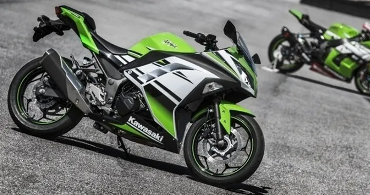 Kawasaki: la Ninja 300 30th Anniversary anche in Italia [Video]