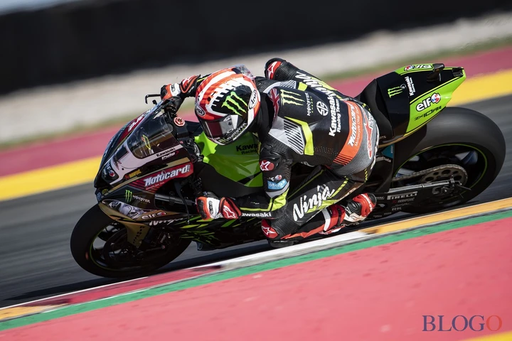 SBK, Rea sempre Rea. Melandri e Davies beffati dalla Rossa “privata” di Fores