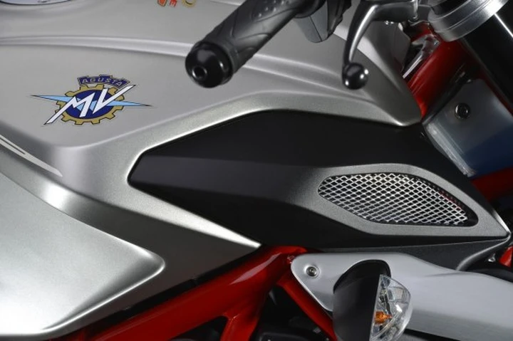 MV Agusta Brutale 800 Dragster in arrivo nel 2014?