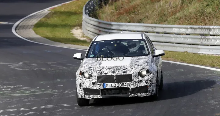 BMW Serie 1: foto spia degli interni