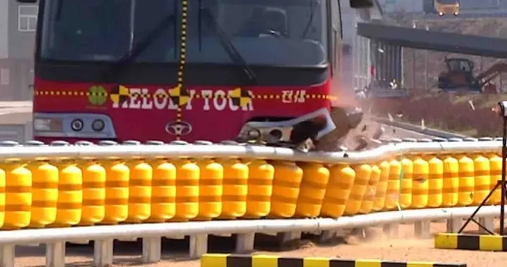 Guard Rail rotante: sicurezza sulle strade