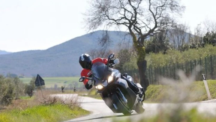Aprilia SRV 850 2012: il Test di Motoblog