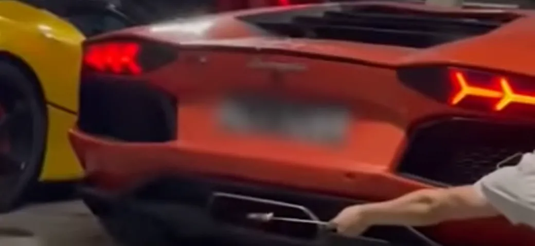 Una Lamborghini Aventador per cucinare il kebab [Video]