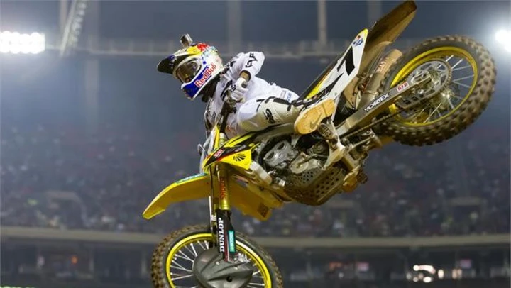 AMA Supercross: ad Atlanta prima vittoria per James Stewart (Suzuki)