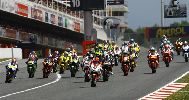 Moto2 “bluff”, anche la FIM scopre … l’acqua calda. Finalmente una 500 bicilindrica fra Moto3 e MotoGP?