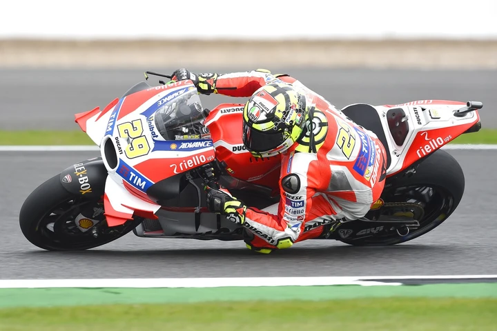 Silverstone, Iannone 1° nel Day-1: 