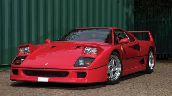 La Ferrari F40 del figlio di Saddam Hussein ritrovata in un magazzino: la storia