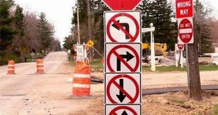 Cartelli stradali simpatici