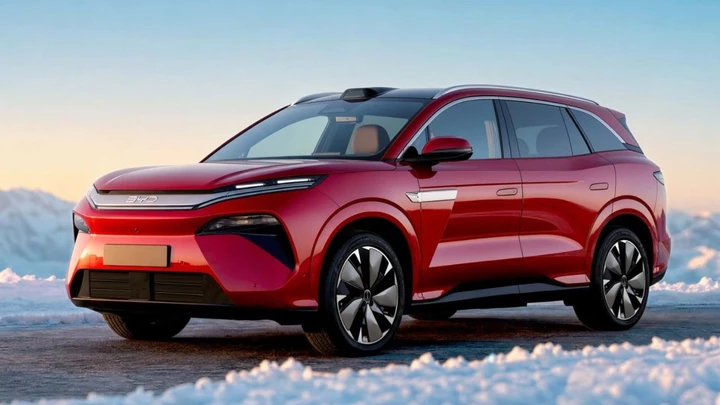 Il SUV cinese da 775 CV si ricarica in 9 minuti: sette posti e 653 km di autonomia
