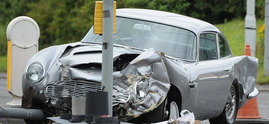 Aston Martin DB5: grave incidente a Manchester