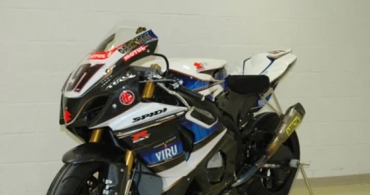 WSBK: La Suzuki Alstare 2010 nella livrea definitiva