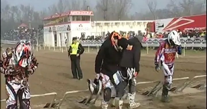 30°Airoh Mantova Starcross: Highlights Gare /video