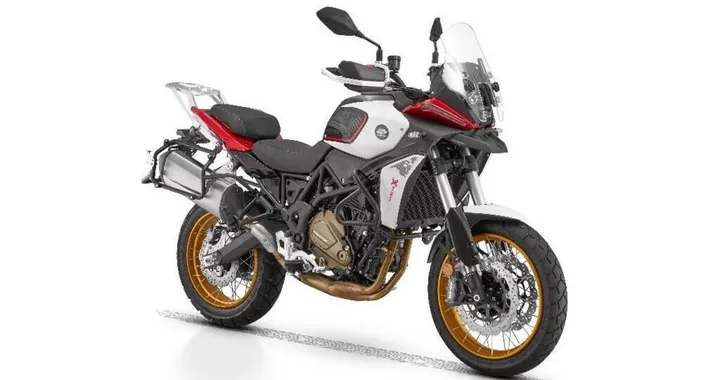 QJ Motor SRT700S e SX: 70 cavalli di versatilità e tecnologia a meno di 8.000 euro