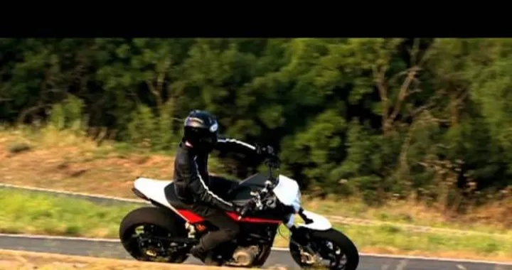 Video ufficiale della Husqvarna Nuda 900R