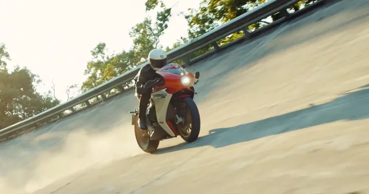 MV Agusta Superveloce 800