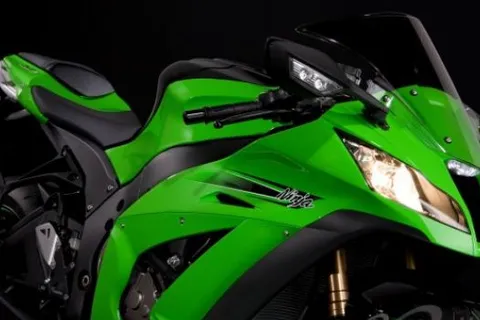 Kawasaki Ninja ZX-10R 2011 - dati e foto ufficiali del