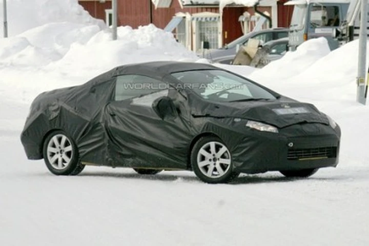 Peugeot 308 CC - foto spia