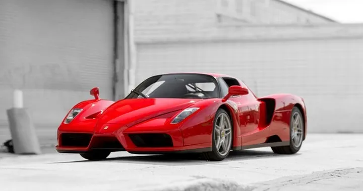 Ferrari Enzo: all'asta l'esemplare di Giovanni Paolo II