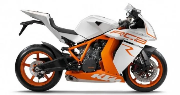 Nuovo listino KTM 2011: 125 Duke a 3.890 euro