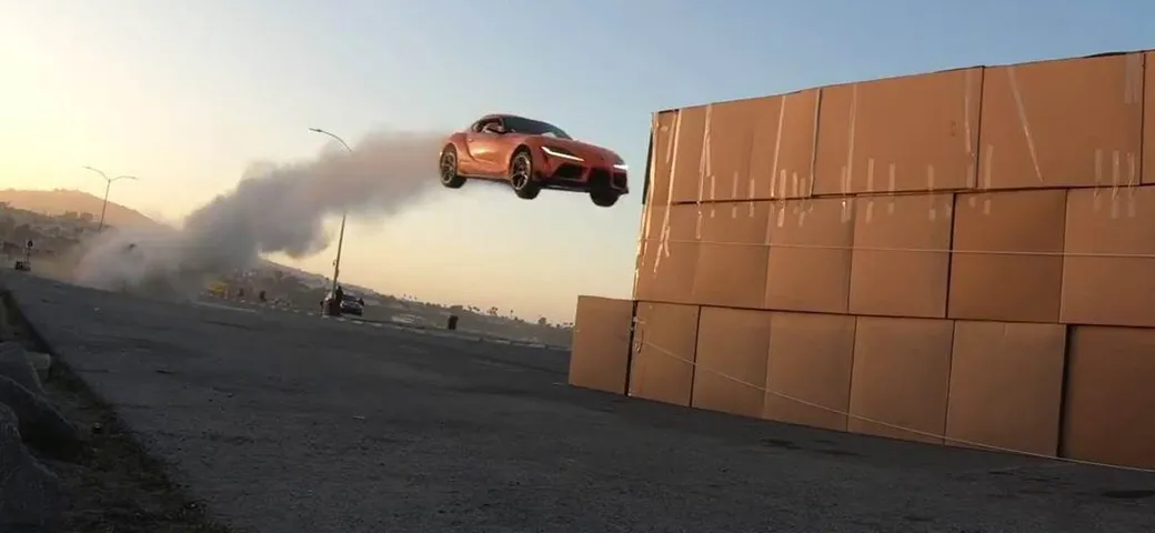 Toyota Supra: come è stata realizzata l'epica acrobazia dello spot [Video]