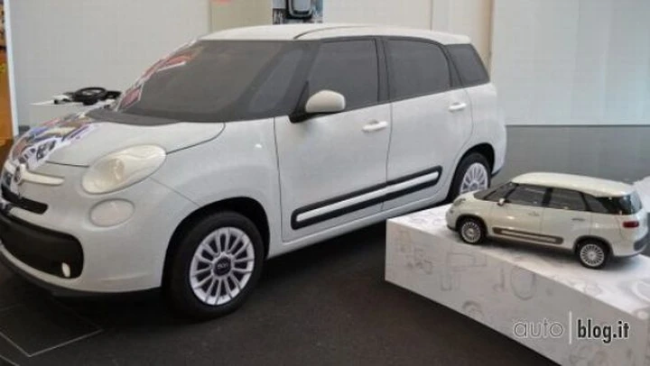 Fiat 500XL al Salone di Parigi 2012?