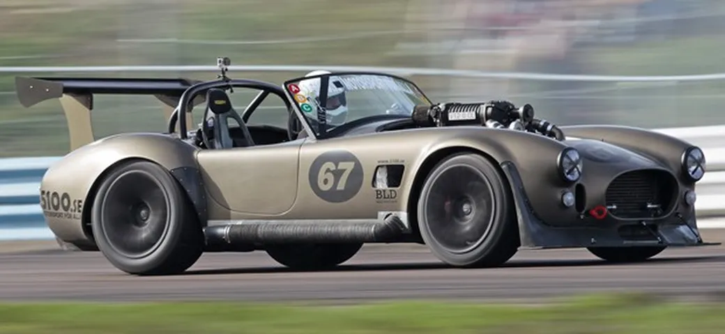 Shelby Cobra V12
