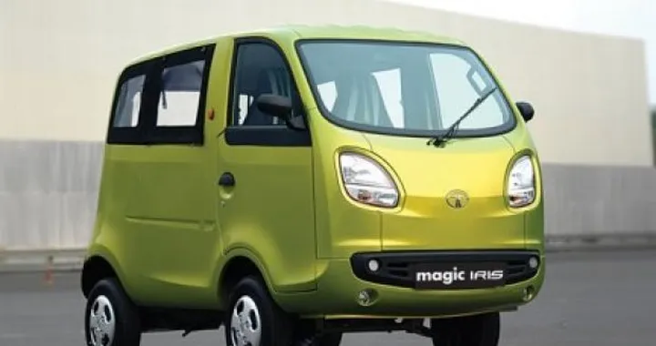 Salone di New Delhi: ecco la Tata Magic Iris