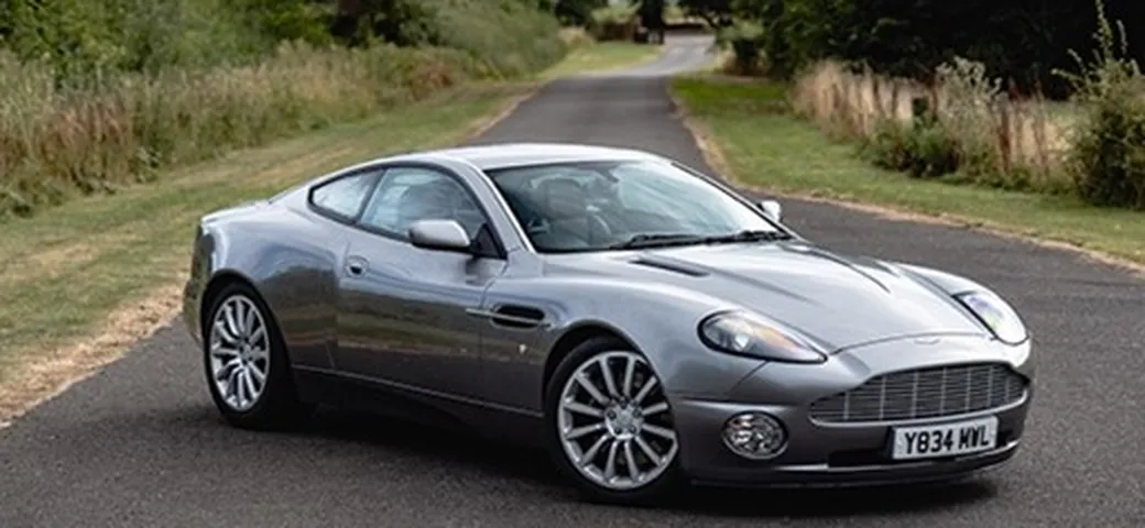 L'Aston Martin Vanquish di James Bond è in vendita