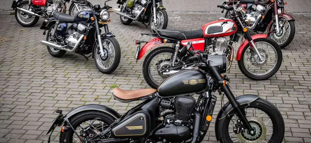 Motodays 2025: il grande ritorno di Jawa con la nuova 400 Geeny
