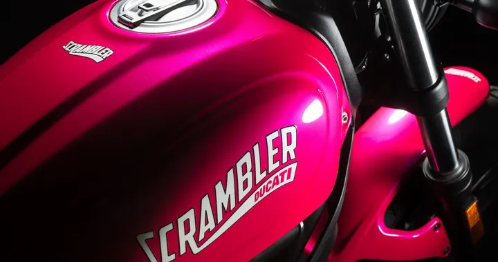 Ducati Scrambler Sixty2 Shocking per la “Notte Rosa 2016”
