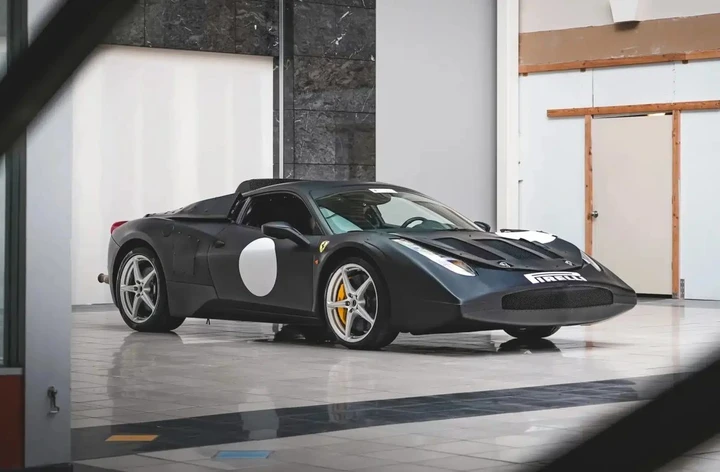 Il muletto della Ferrari LaFerrari venduto all’asta: prezzo mostruoso