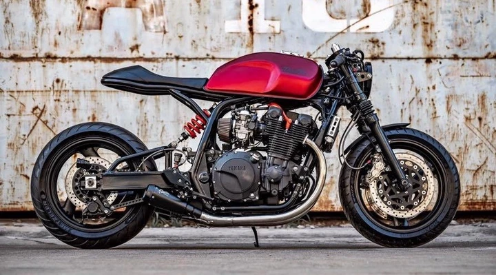 Yamaha XJR 1300 