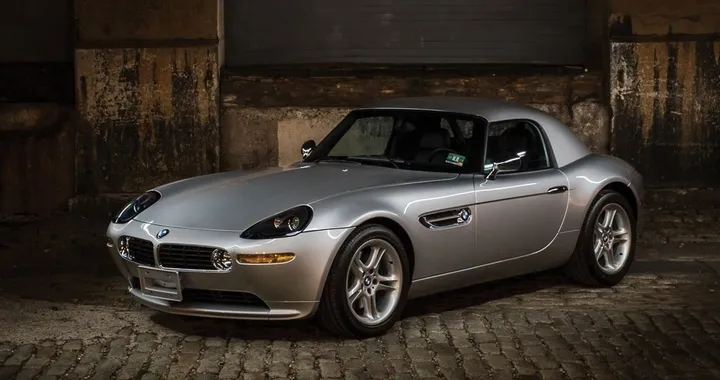 Una BMW Z8 nuova andrà all'asta