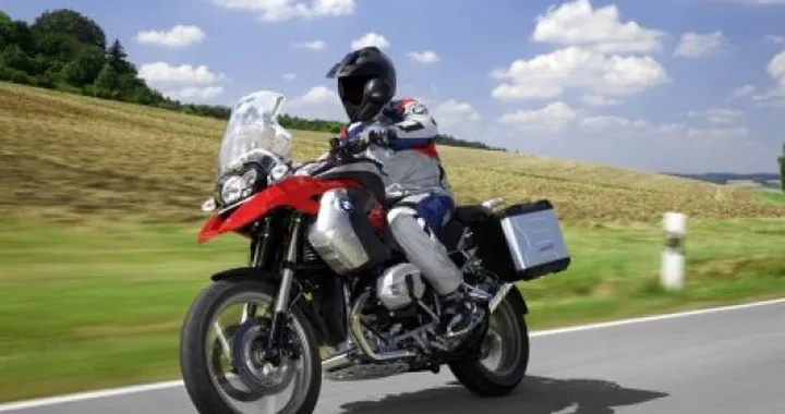 Mercato: classifiche Top 100. BMW R 1200 GS e Honda SH in testa nelle moto e scooter