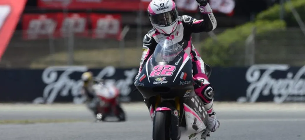 Donne in moto: e se lei andasse più forte di voi?