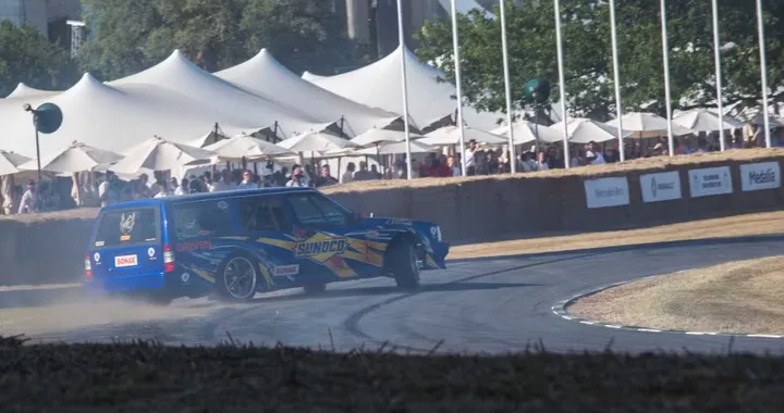 La berlina turbo che sfidò la Porsche e conquistò il drifting