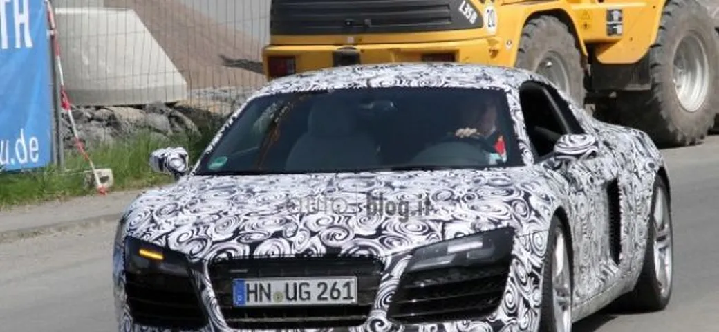 Foto spia Audi R8 restyling