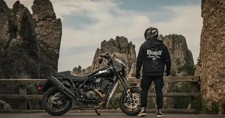 Buell Super Cruiser: la sportiva-cruiser americana entra in produzione