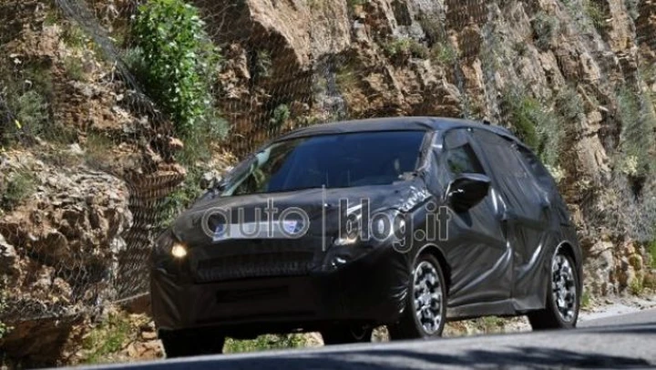 Foto Spia Peugeot 208