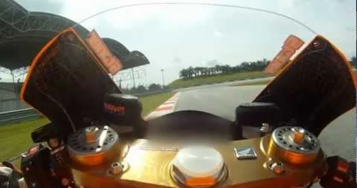 Giro di Sepang sulla Honda di Casey Stoner