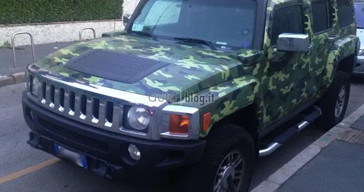 Hummer H3: fotografato un esemplare in stile mimetico
