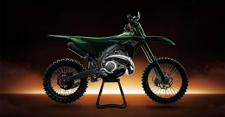 Kawasaki riporta in vita i 2 tempi: arrivano le nuove KX327 e KX327X