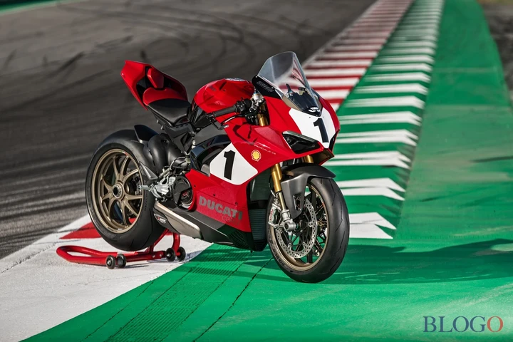 Ducati Panigale V4 25°Anniversario 916