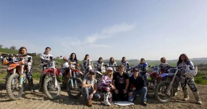 Red Bull Moto ChiX: il corso di pilotaggio per le donne che amano il fango