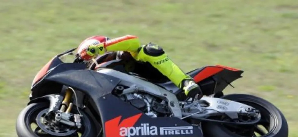 Simoncelli correrà con la RSV4, è ufficiale