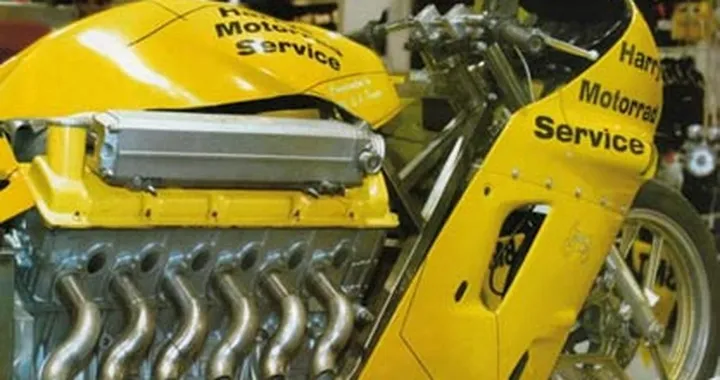 Dopo il V8, una BMW con motore V12!