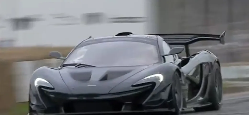 McLaren P1 LM: nuovo record a Goodwood [Video]
