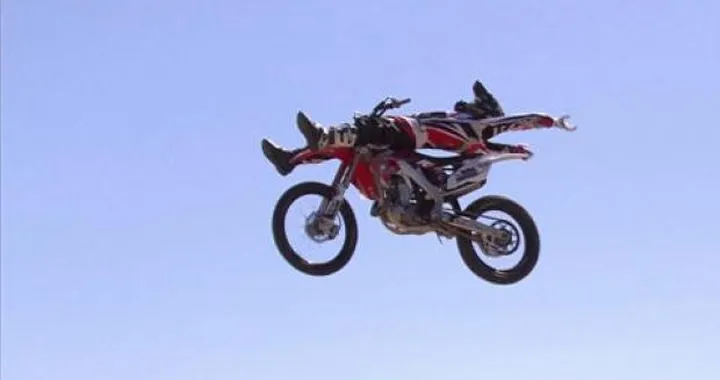 Red Bull X - Fighters: Adelberg trionfa a sorpresa a Glen Helen